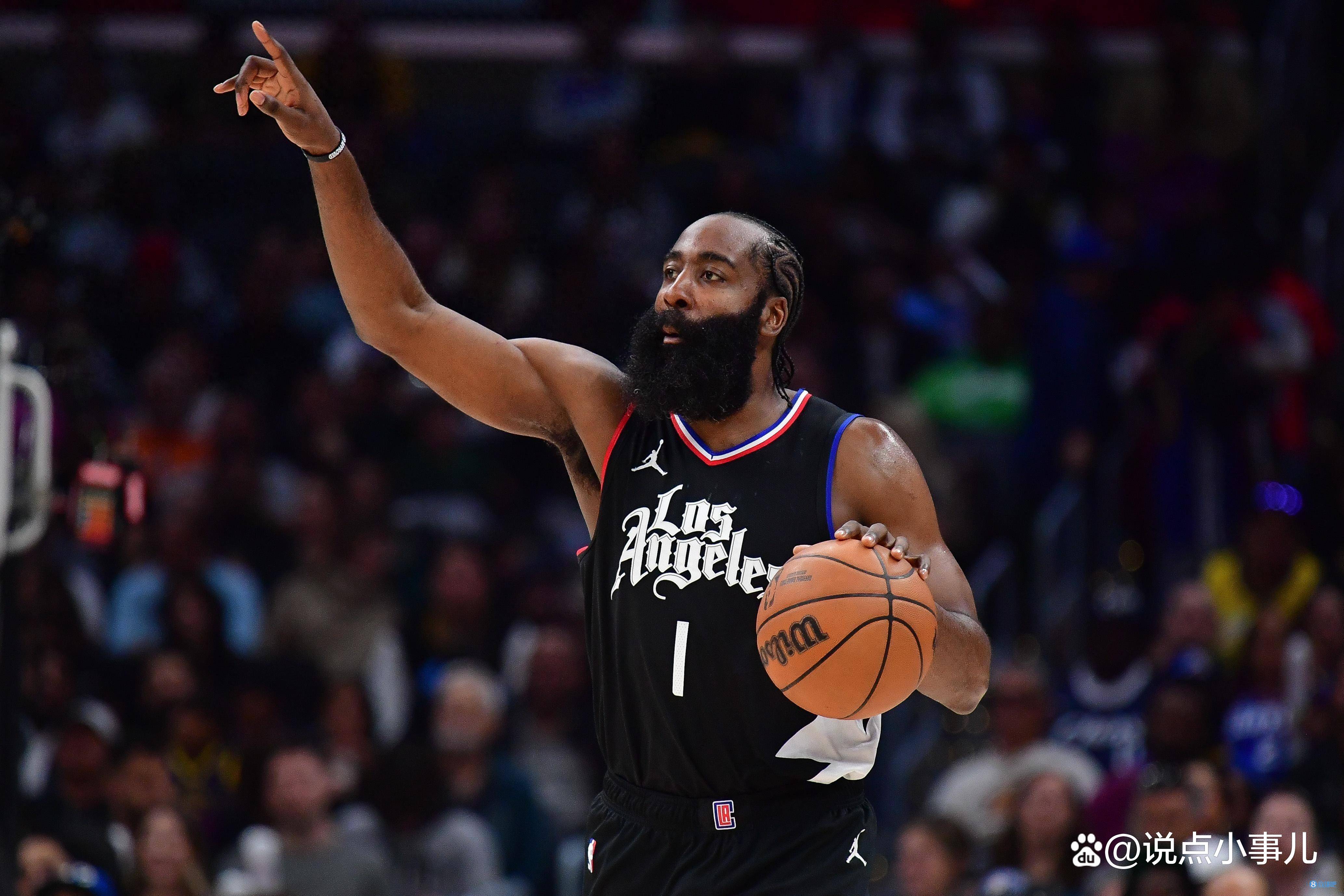 开云体育-哈登回归赛场，挺进下一轮首场状态亮眼，勇士观众沸腾！的简单介绍