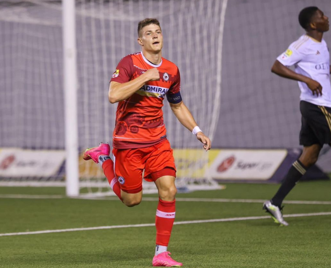 包含莱万多夫斯基迎来七赛季高光表现，澳大利亚队球迷沸腾！的词条