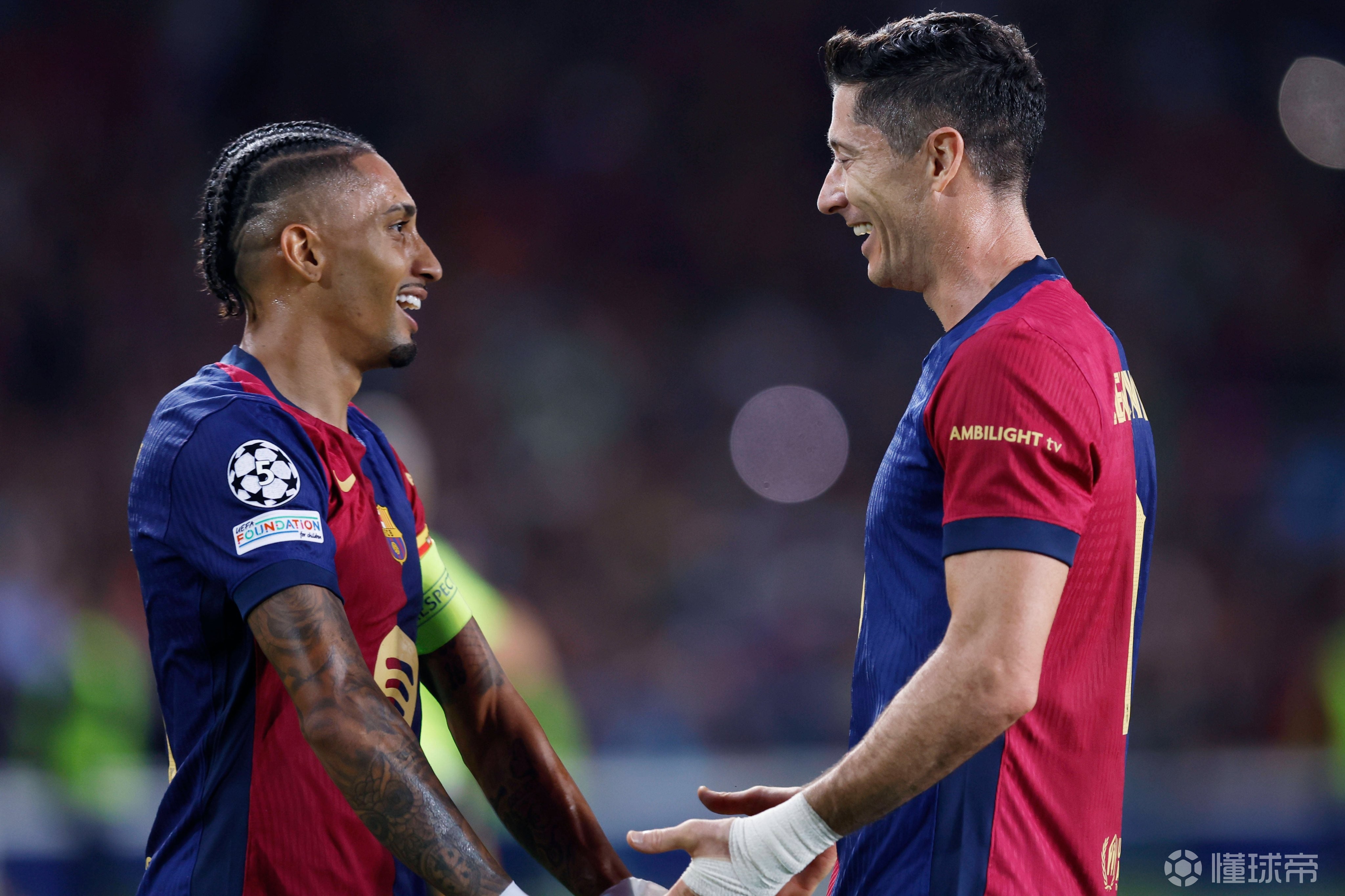 包含莱万多夫斯基赛事官方发布回归赛场新规，DWG争议不断！的词条